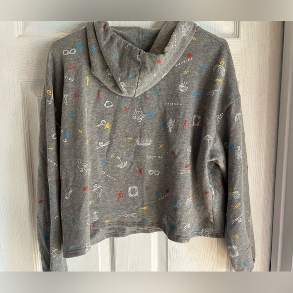 Friends Pullover Cropped Hoodie Sweatshirt Women’s Size Small‎ Lightweight - Picture 2 of 4